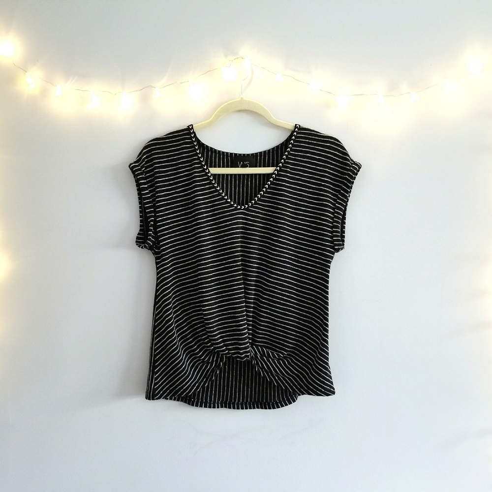 Front Twist Short Sleeve Top